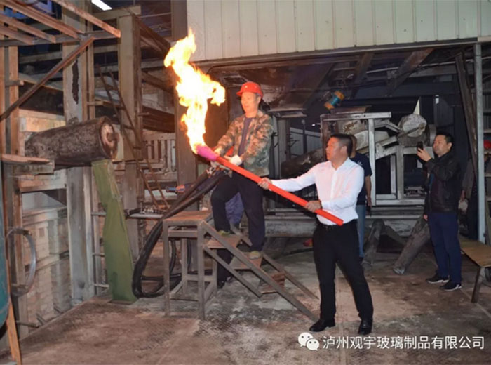 FH至尊注册玻璃一车间点火仪式隆重举行