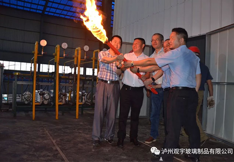 FH至尊注册玻璃三车间点火仪式隆重举行
