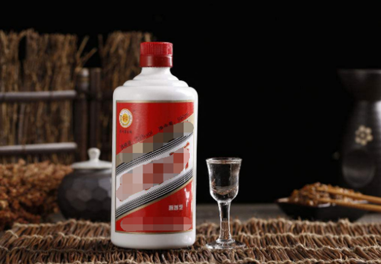 为什么茅台酒玻璃瓶是乳白色的，而不是透明的？大多数人都不知道