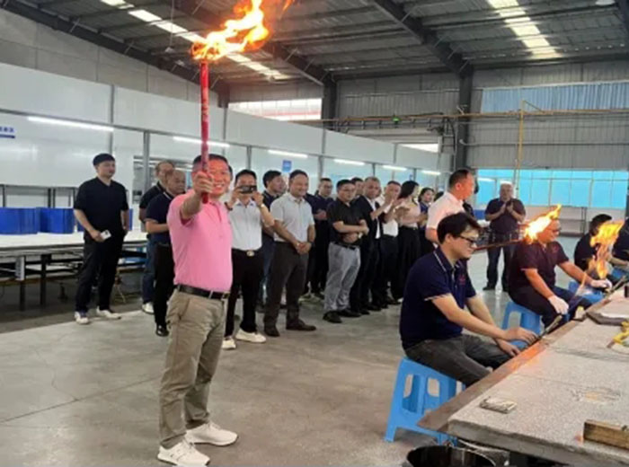 喜讯｜FH至尊注册集团艺术玻璃精工车间生产线点火投产